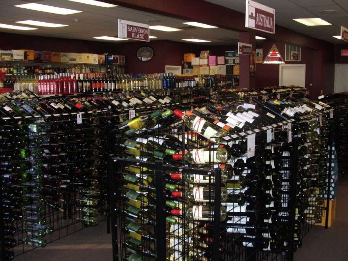 Bars, restaurants can deliver alcohol under latest Lamont order