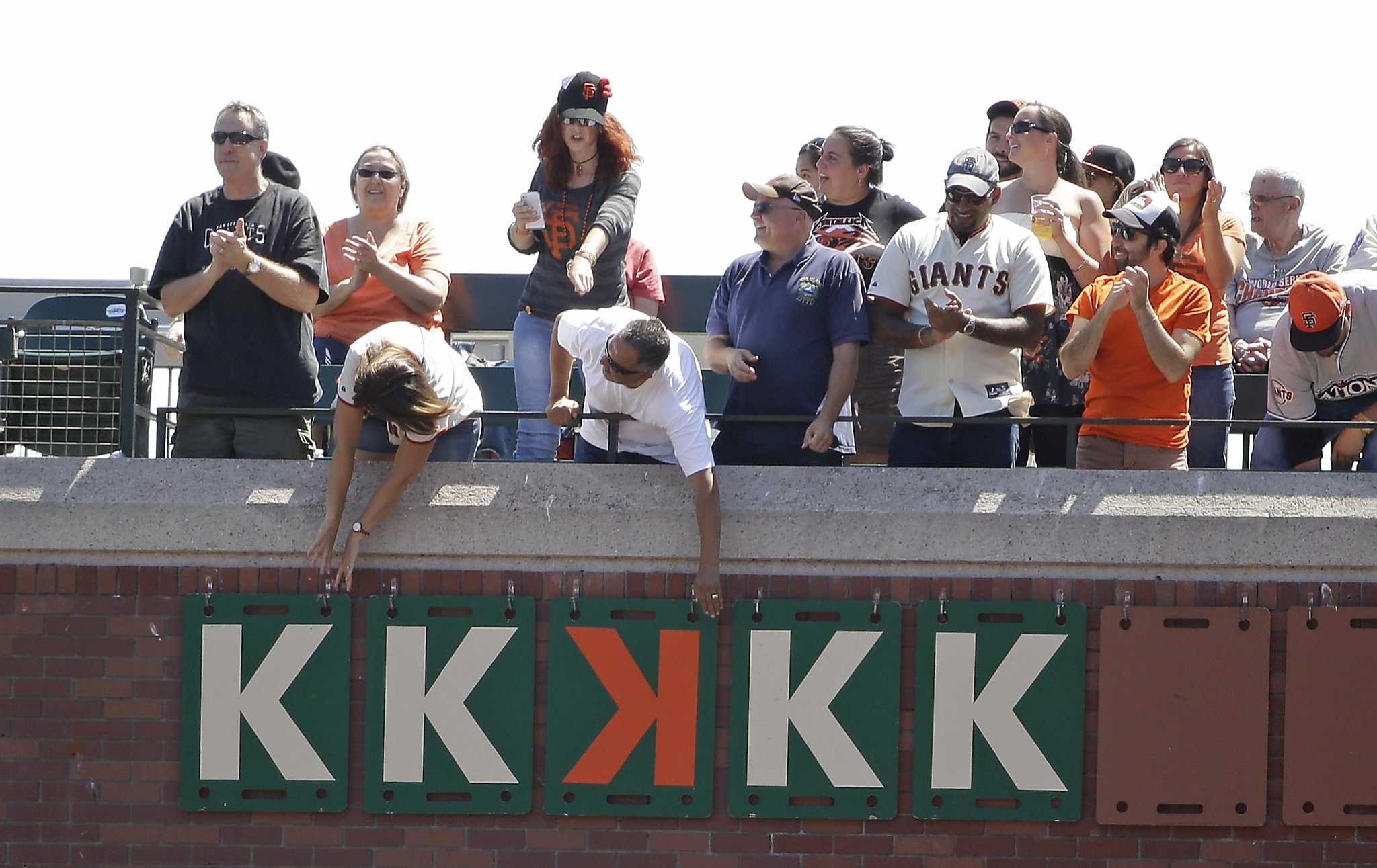 Yusmeiro Petit breaks MLB record in Giants' 4-1 win over Rockies (w/video)