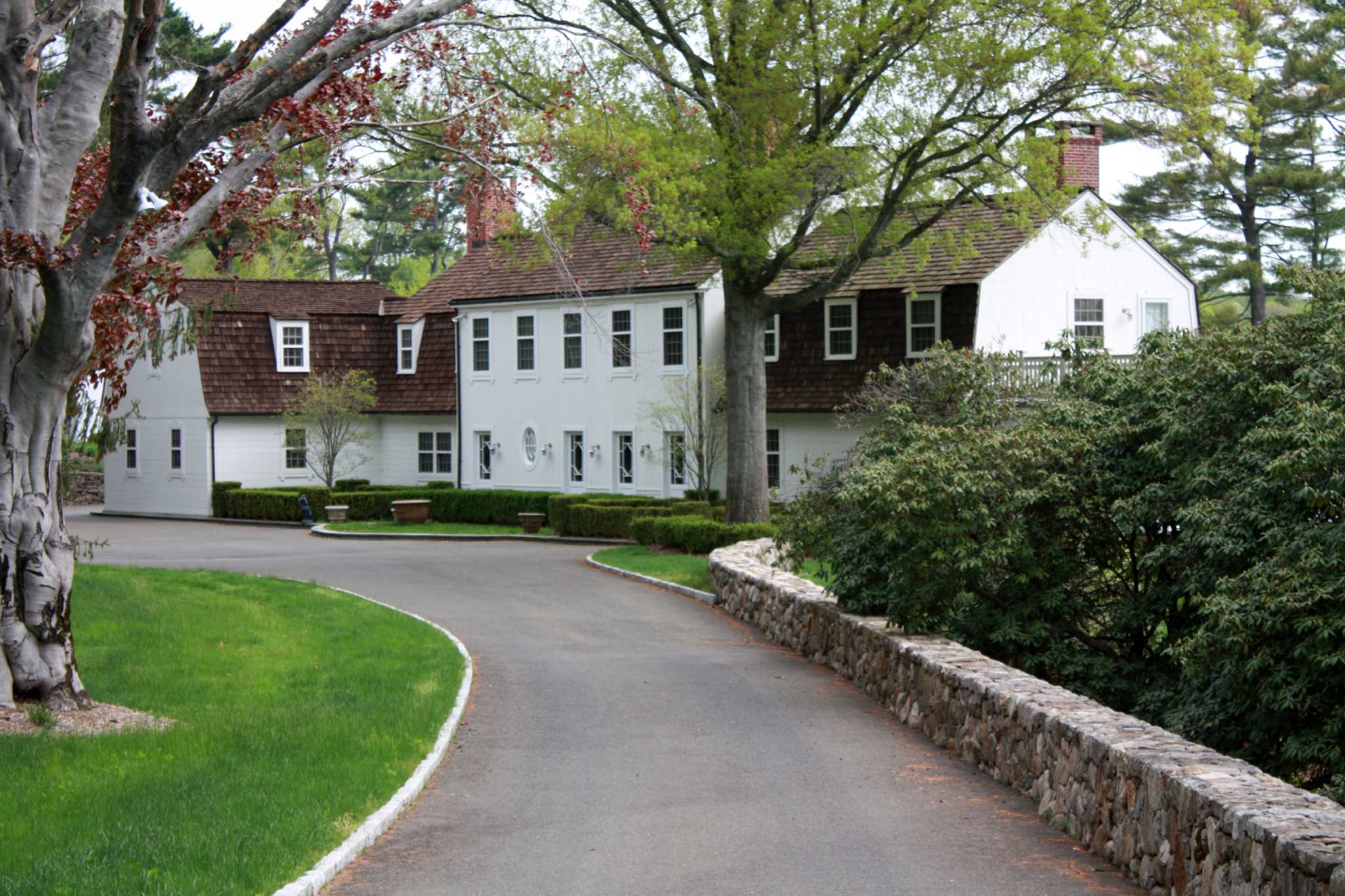 On The Market A Stellar Colonial In A Showcase Setting Fairfield Citizen