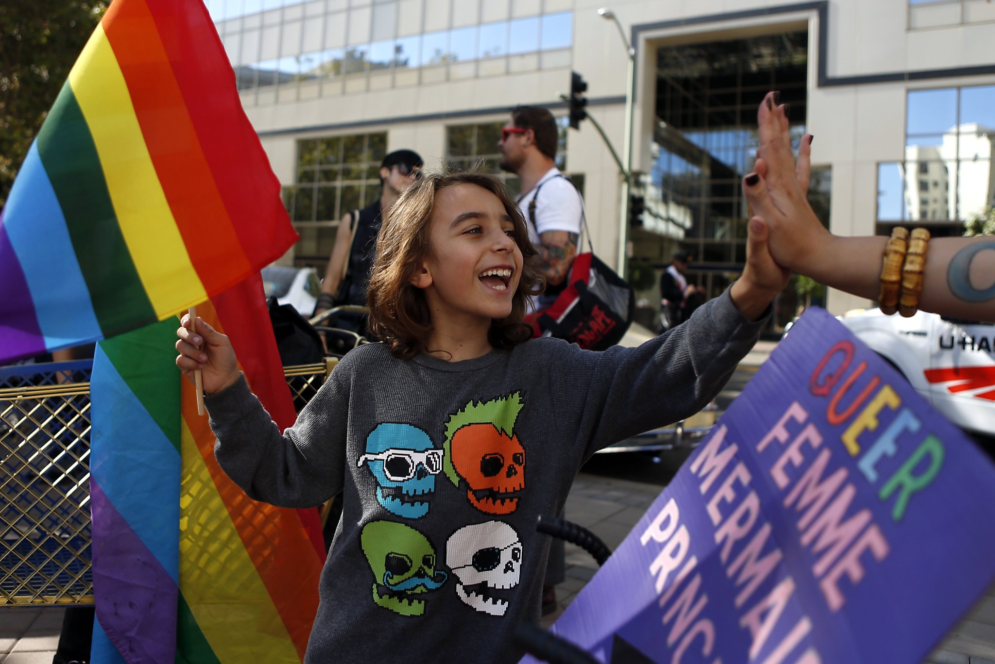 Oakland takes pride in familyfriendly gay parade