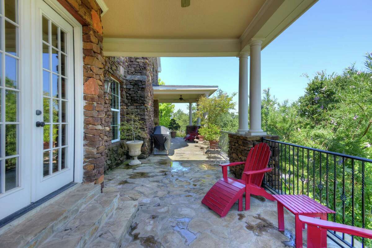 OneofaKind Home in Timberwood Park