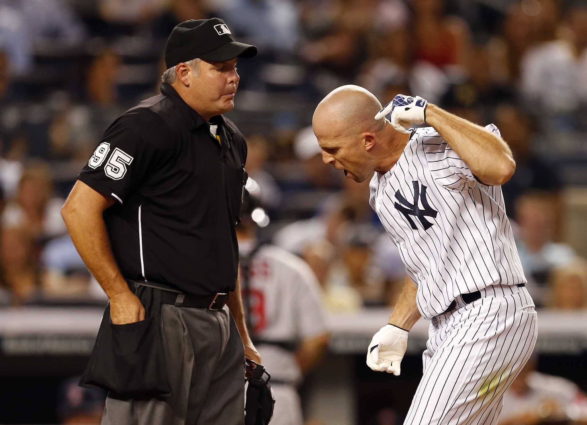 Red Sox skipper John Farrell ejected following overturned call