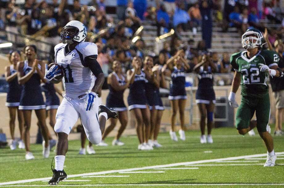 Elsik moves to 20 on season with convincing win over Stratford