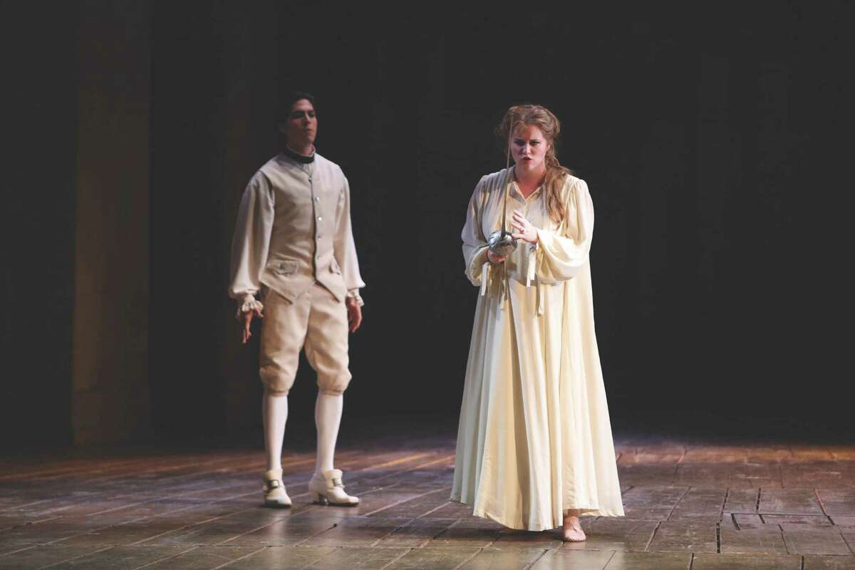 Houston Grand Opera alumna wins vocal contest