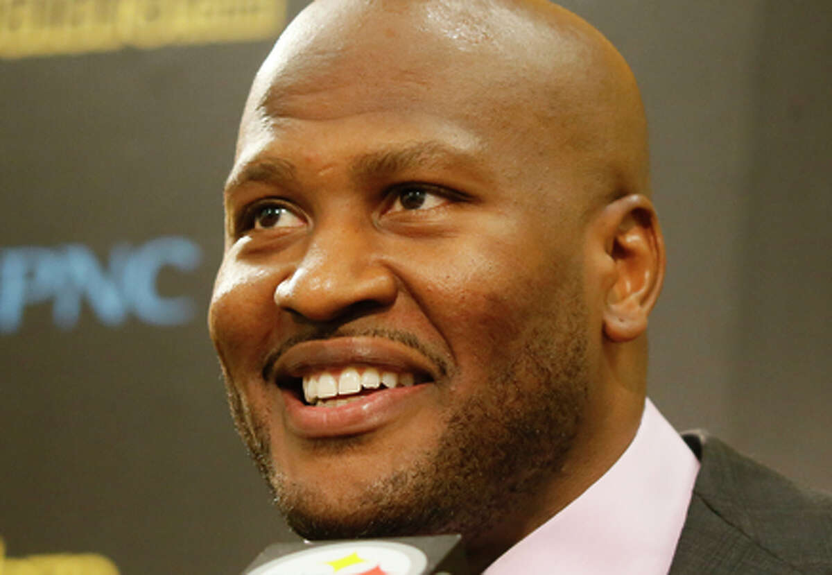 Steelers linebacker James Harrison returns sons' participation trophies