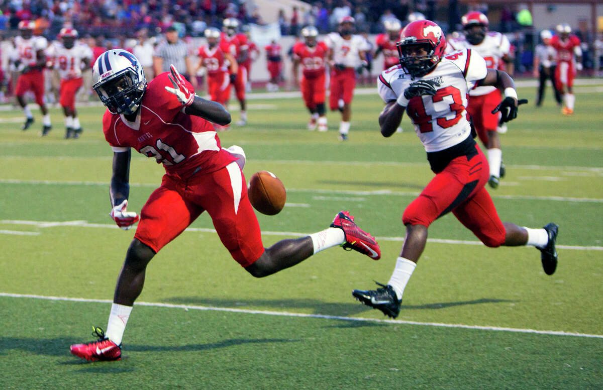 Manvel pulls away from North Shore for statement victory