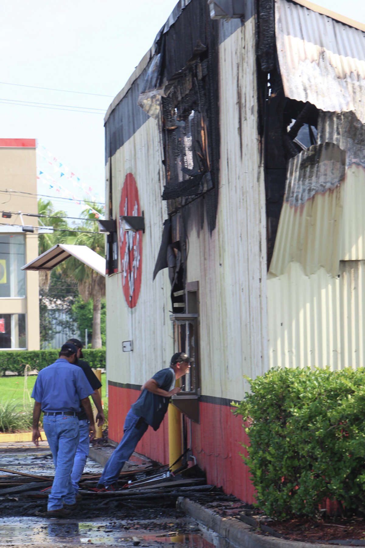 Pappas Bar-B-Q In NE Houston Burns In 2-alarm Blaze