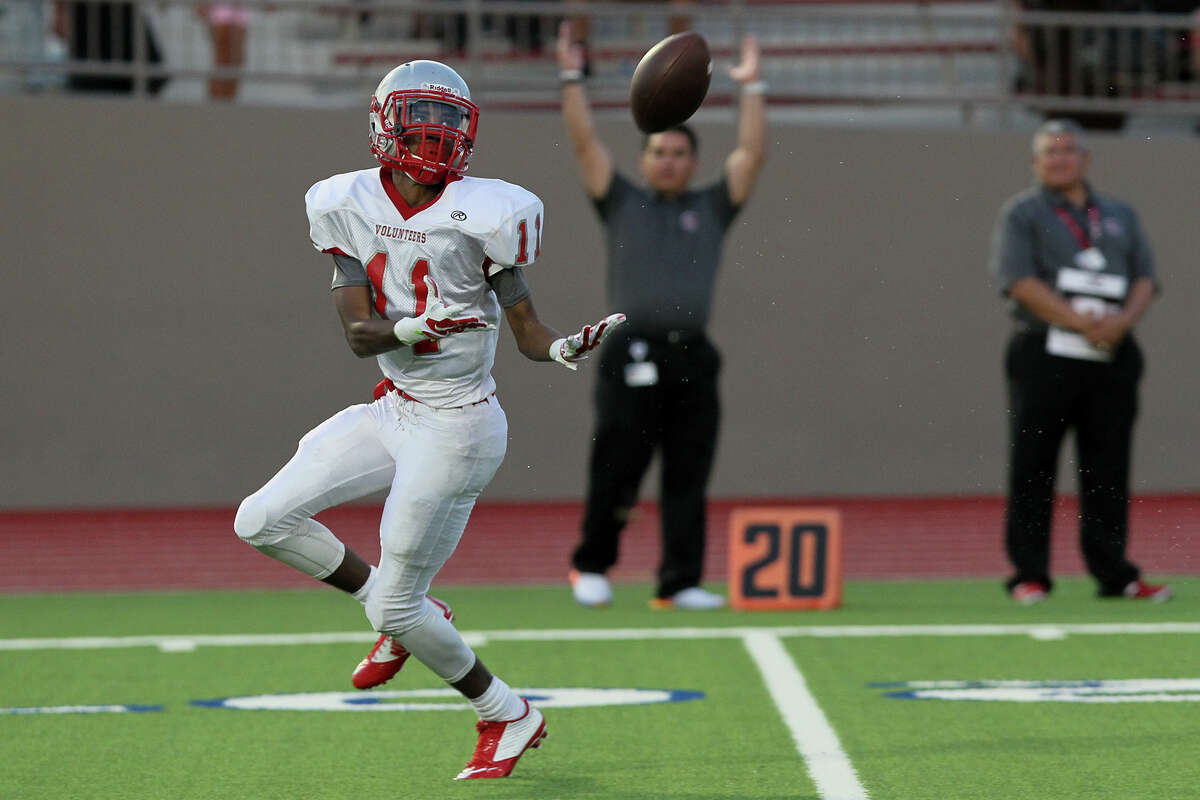 Football RoundupReagan downs Harlingen behind sophomore QB