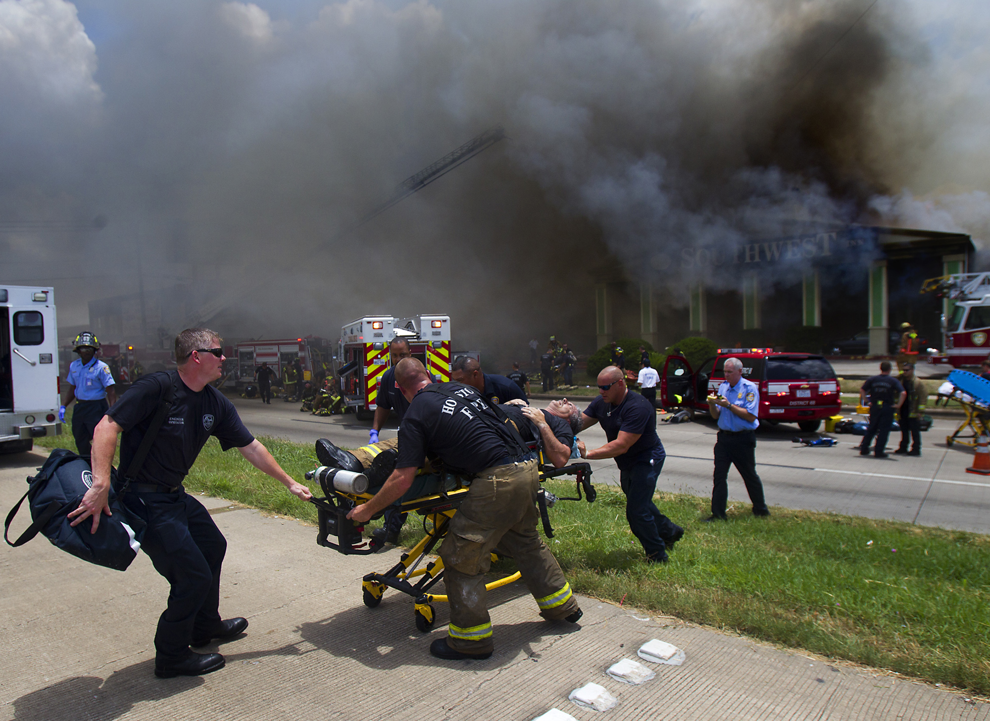 Пожарный 2014. Хьюстон фаер. Firefighter. Firefighter dice. Houston Fire перевод.