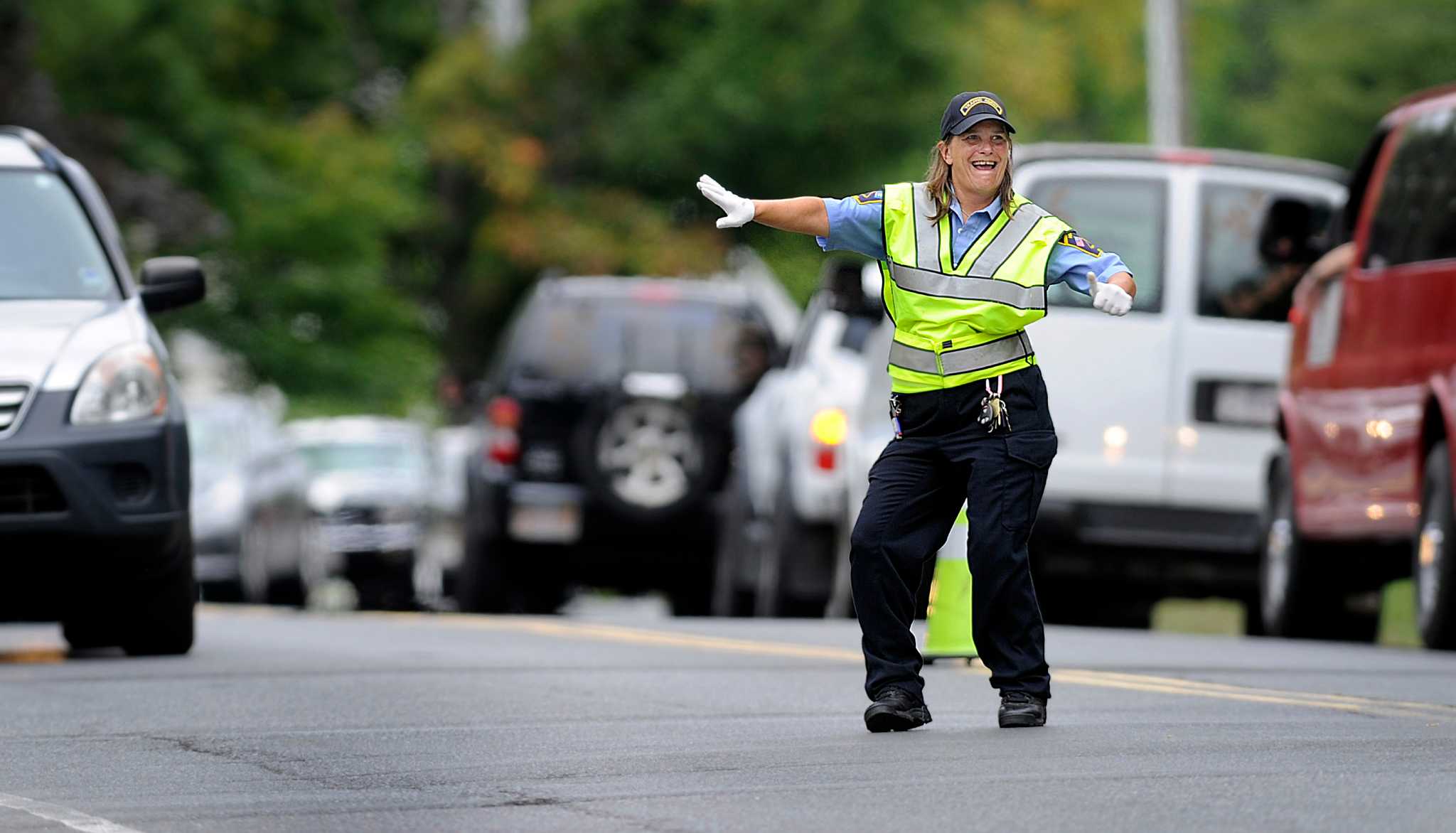 Dancing traffic guard spreads the joy NewsTimes