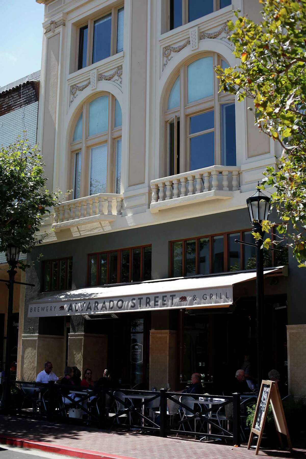Regency Theatre Santa Paula 7 - 9hfrnc9