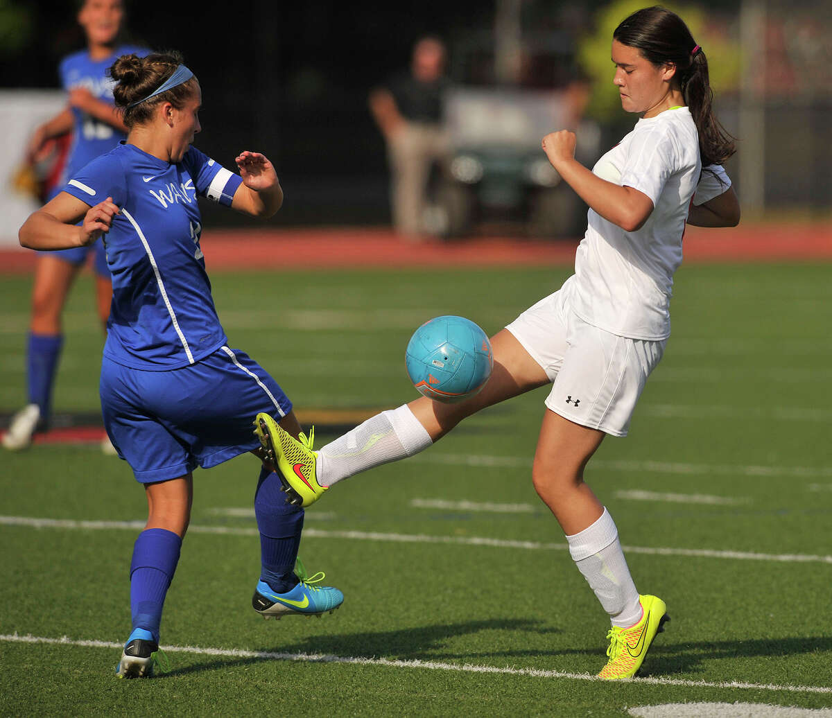 Darien girls soccer team downs Greenwich in season-opener