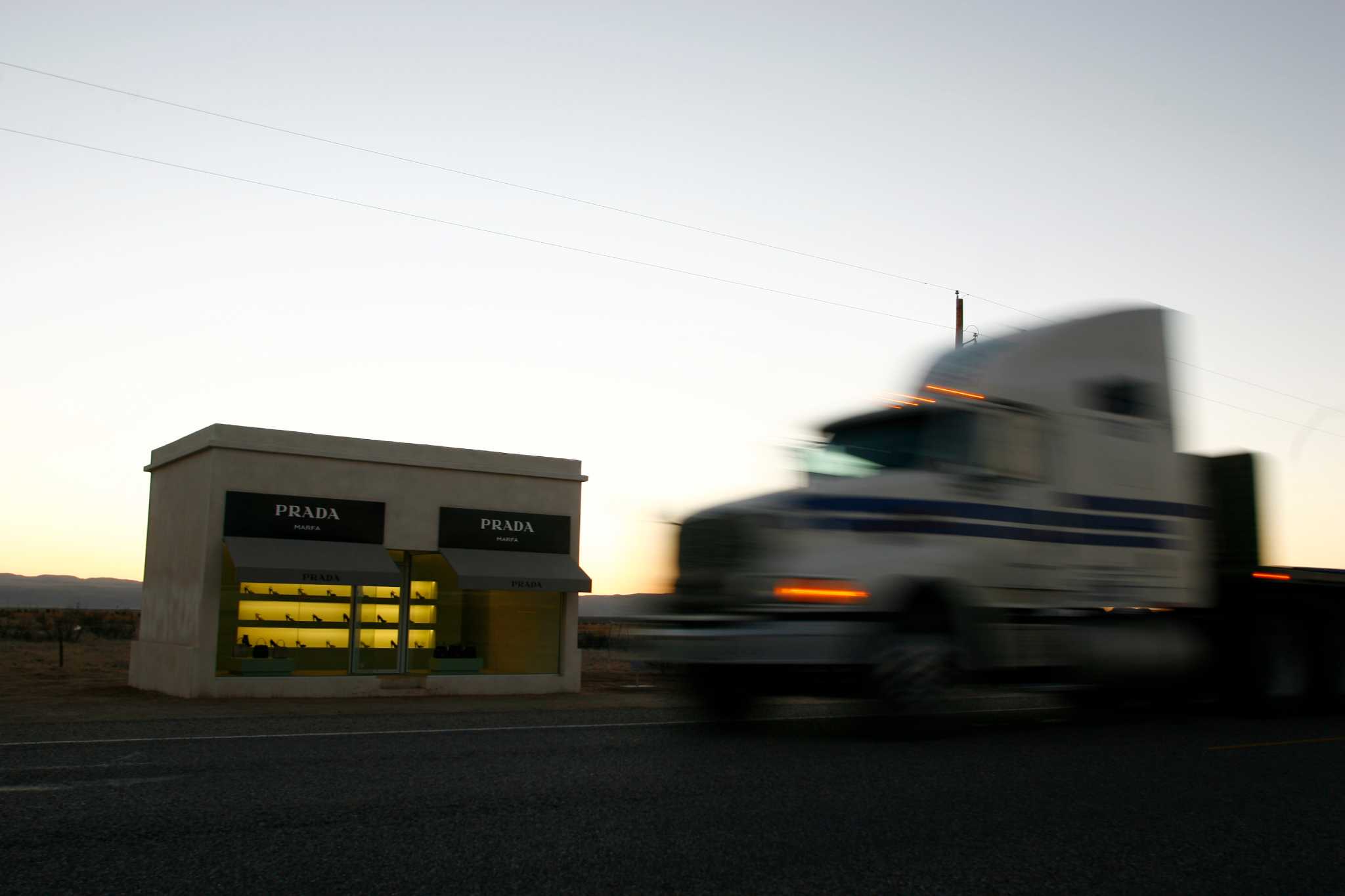 Texas will allow Prada Marfa to stay