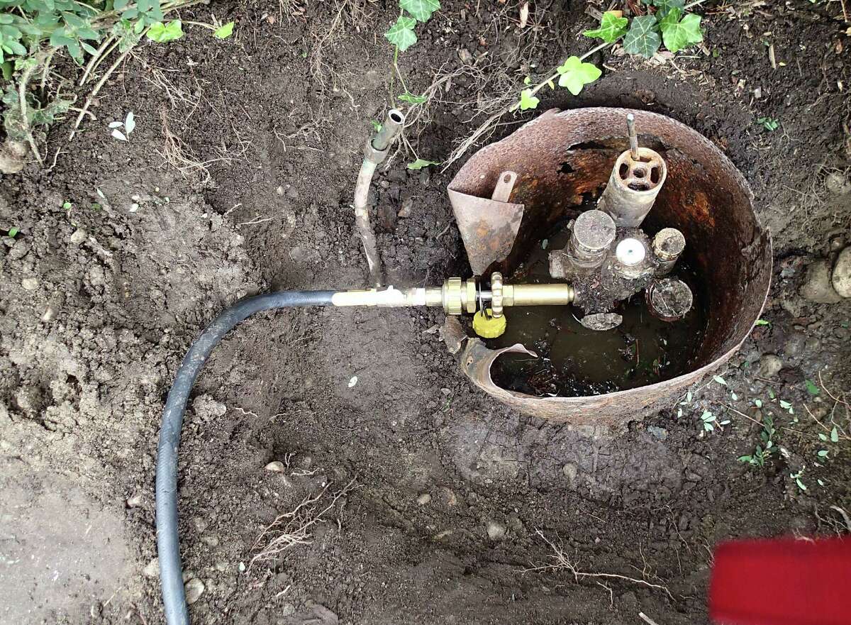 'Burnoff' defuses leaking propane tank on Surf Road