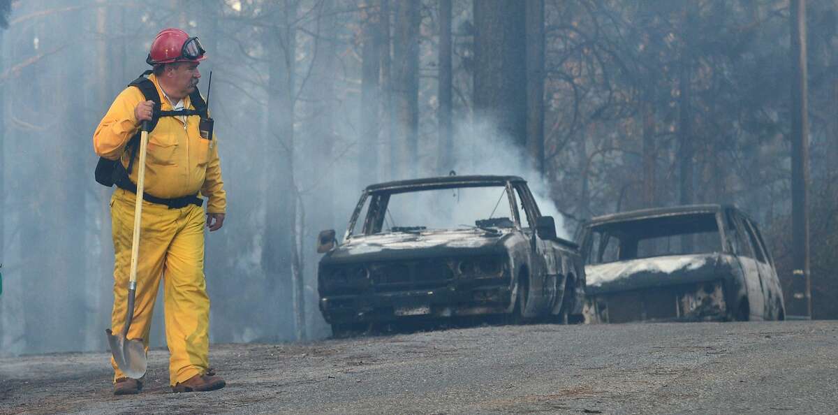 Boles Fire roars through Weed, burning homes, forcing evacuations