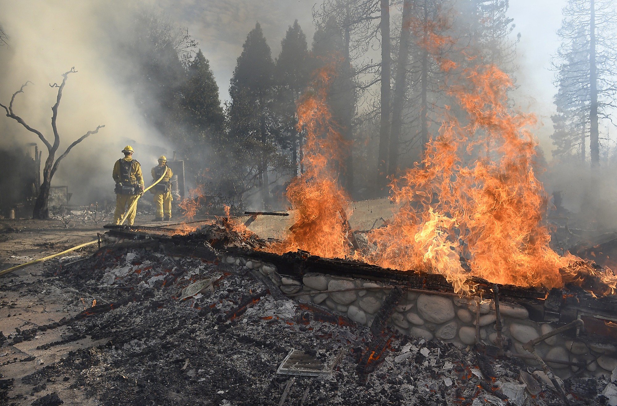 Песня и мы сгорели на земле. California Wildfire. Wildfire couse. На пожаре способны плавиться и течь. Сану после пожара как выглядит.