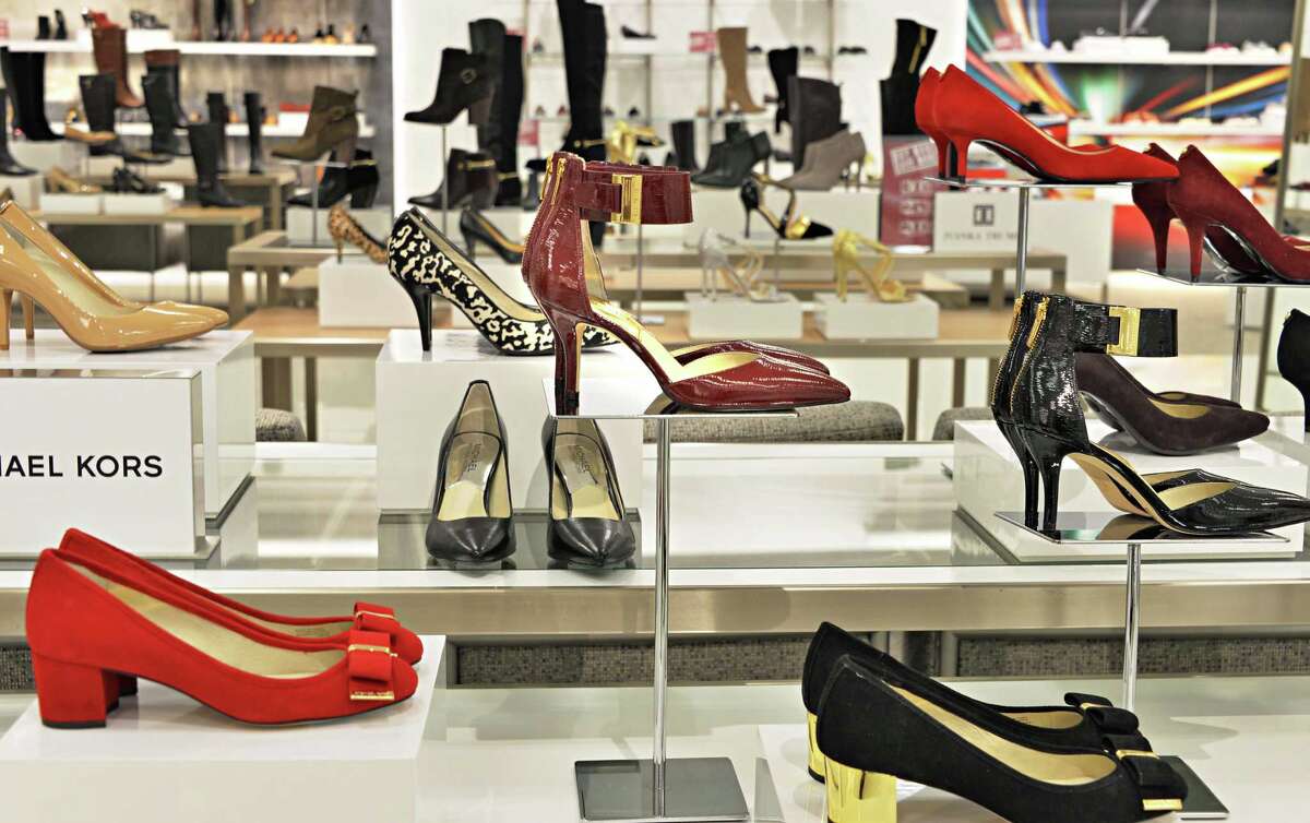 Lord & Taylor returns with a flourish Lord & Taylor returns with a flourish