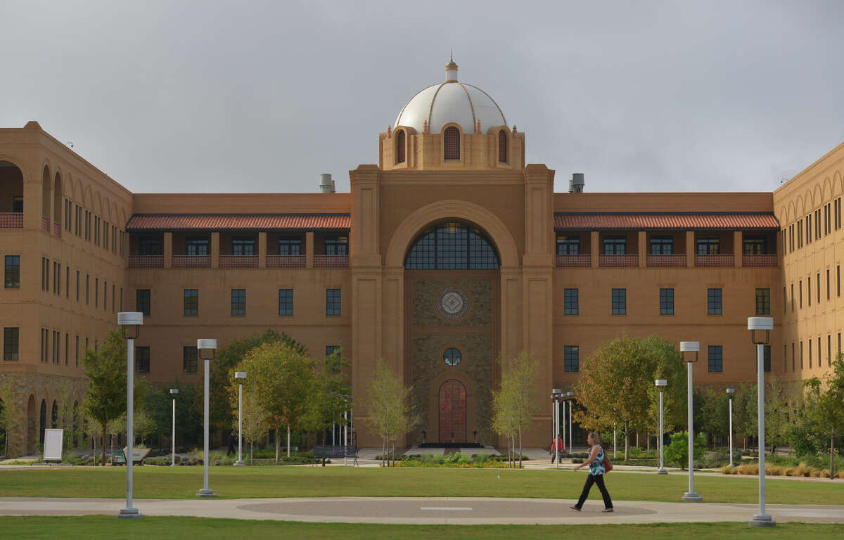 Texas A&M-S.A. celebrates biggest building yet