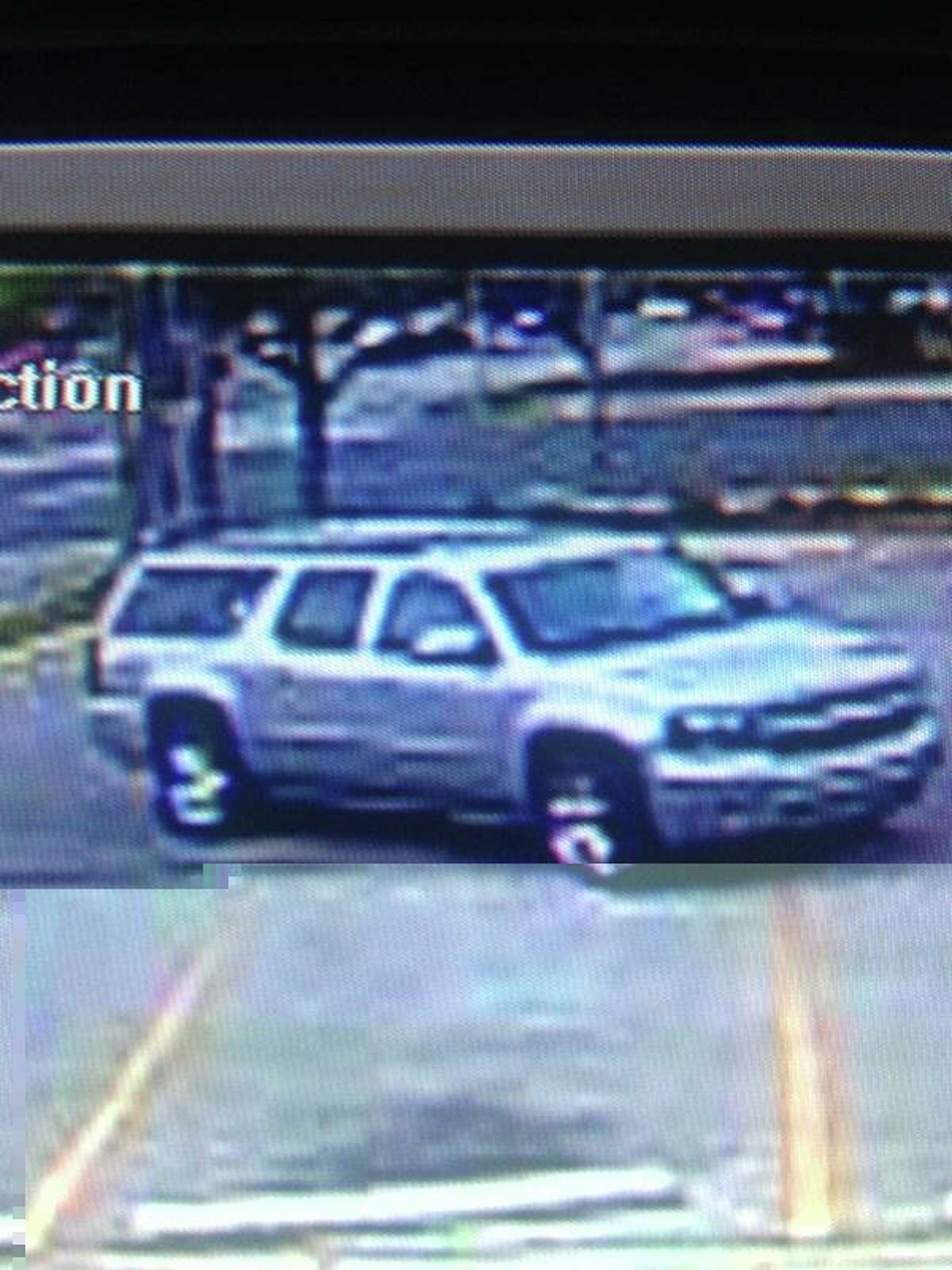 San Antonio police need help finding suspect who robbed bank