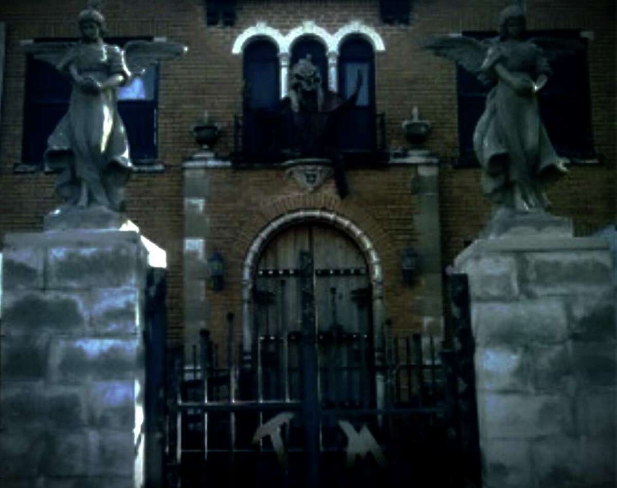 year round haunted houses san antonio