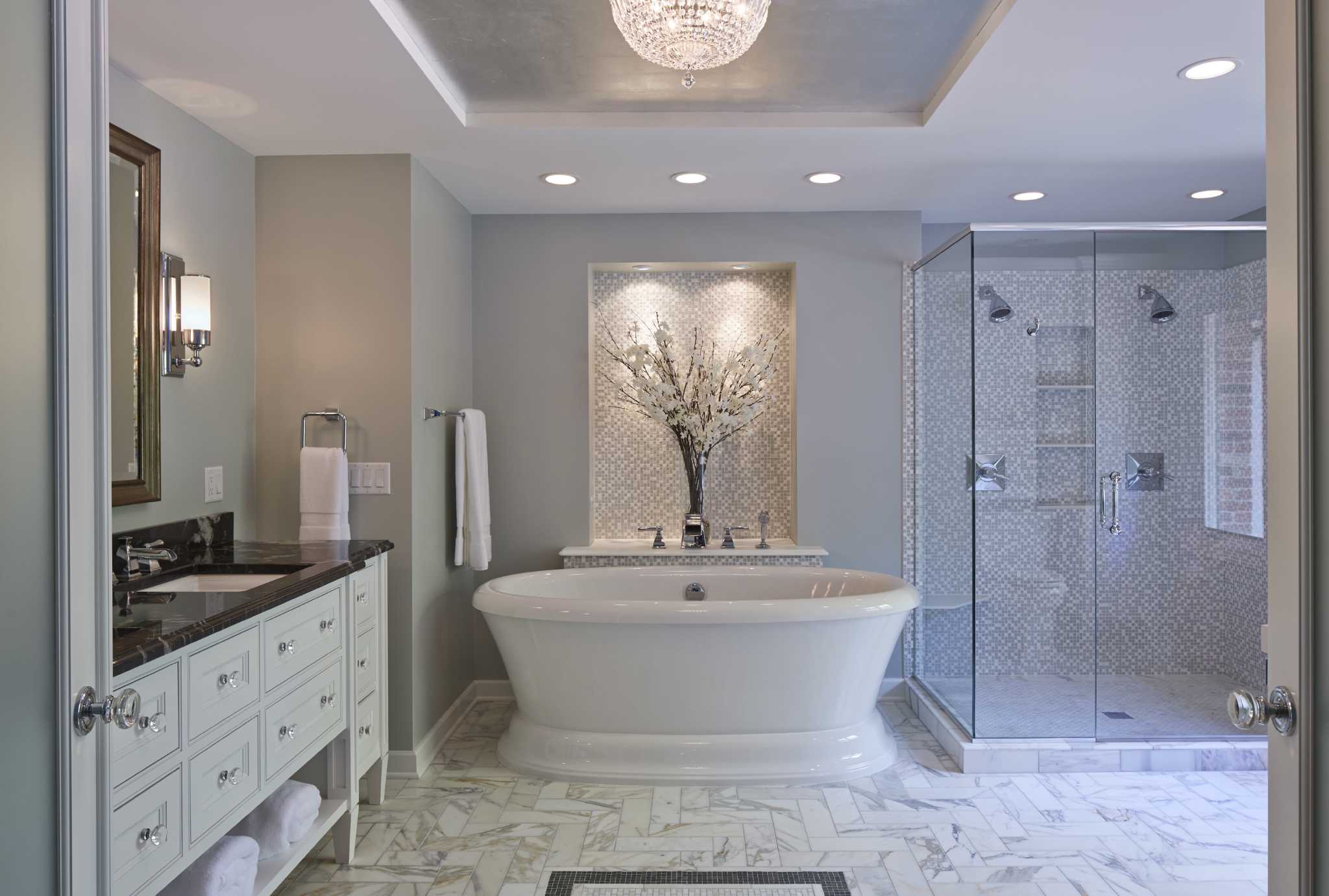 Bathroom trends: serene and clean, image size:2048x1381