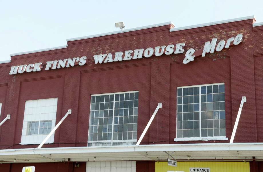 Albany site by Huck Finn's eyed for Hoffman's rides Times Union