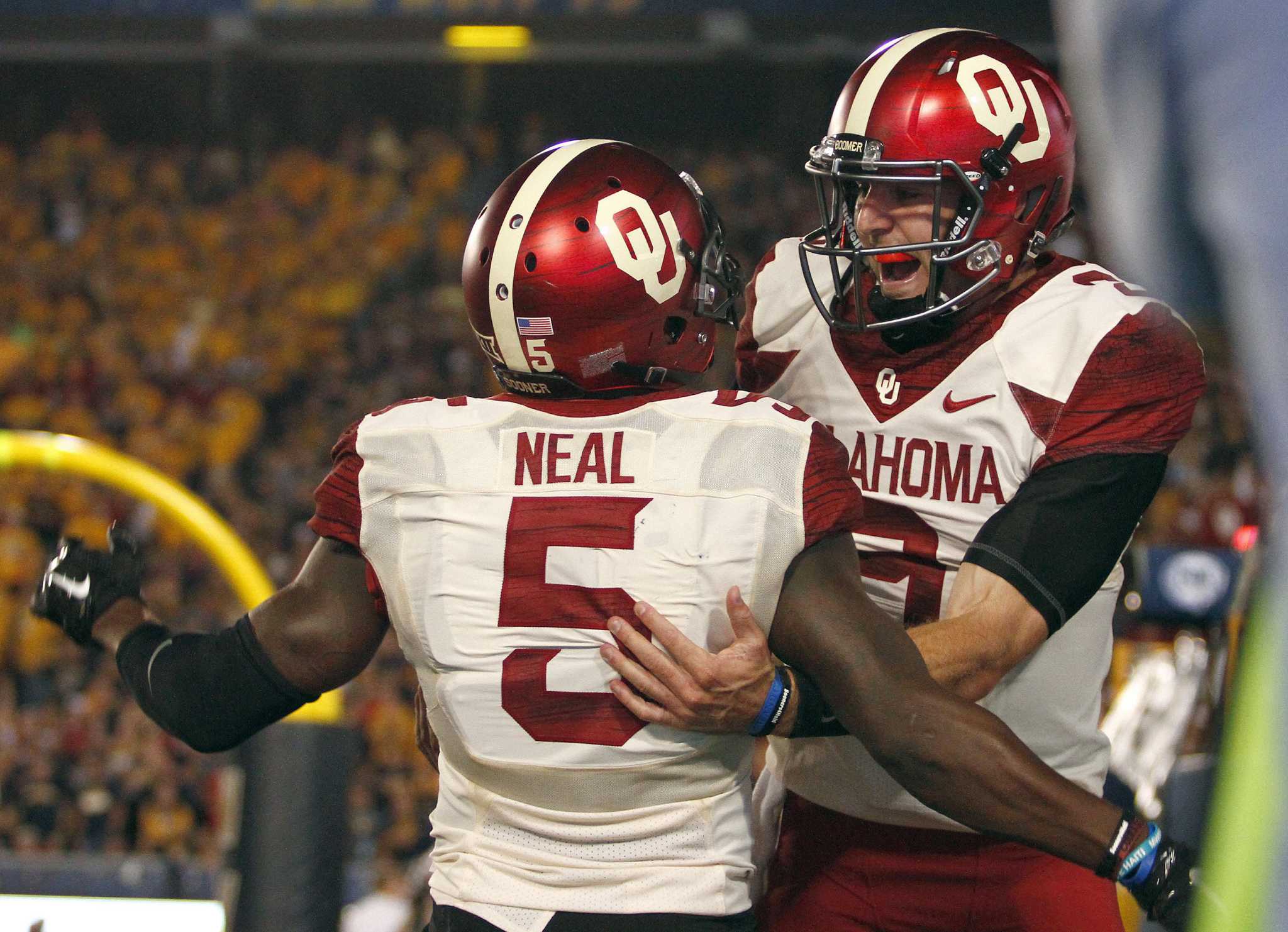 Trevor Knight shows off new OU uniforms.  Boomer sooner, Oklahoma football,  Sooners