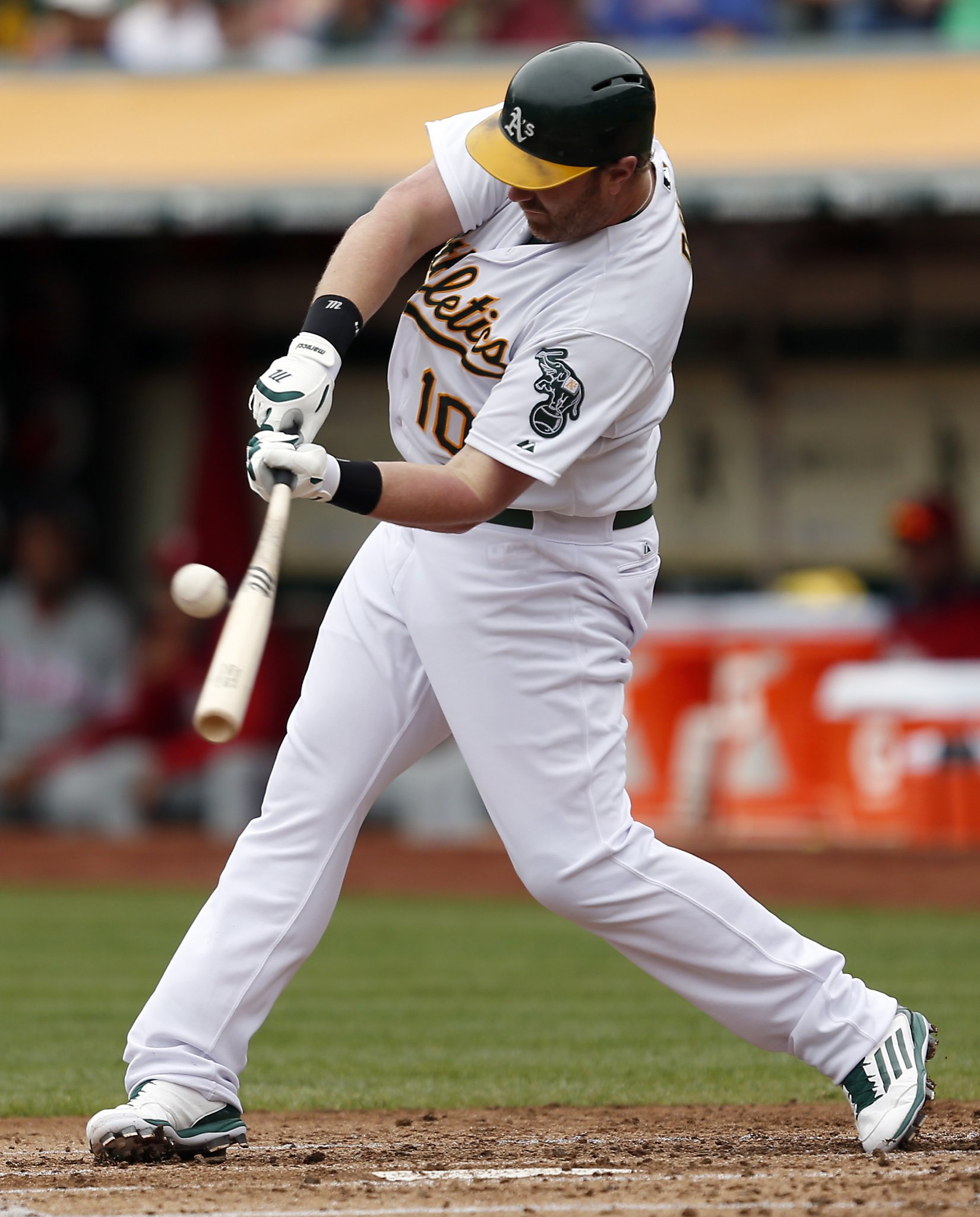 Adam Dunn with the Athletics.  Oakland athletics, Mlb players