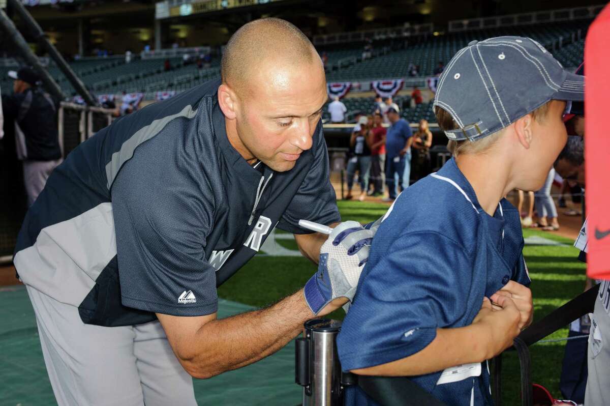 Agony, ecstasy of autograph seeking