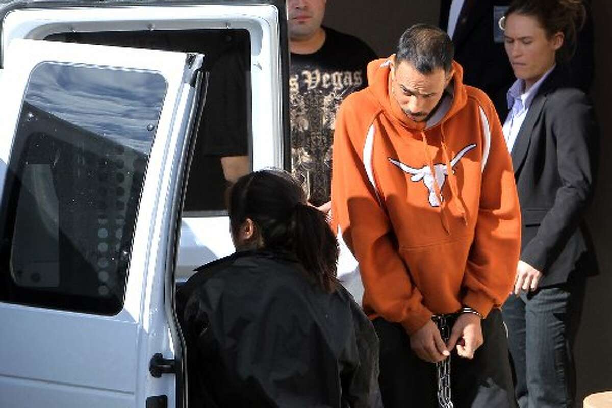 Texas Syndicate gang member accused of swinging knife while charging at deputy