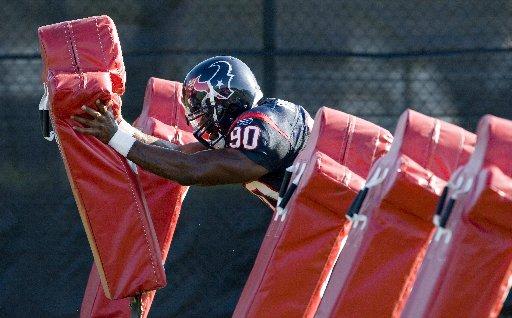 Houston Texans cruise against Buffalo Bills, former No 1. draft pick Mario  Williams to improve to AFC-best record 7-1 – New York Daily News