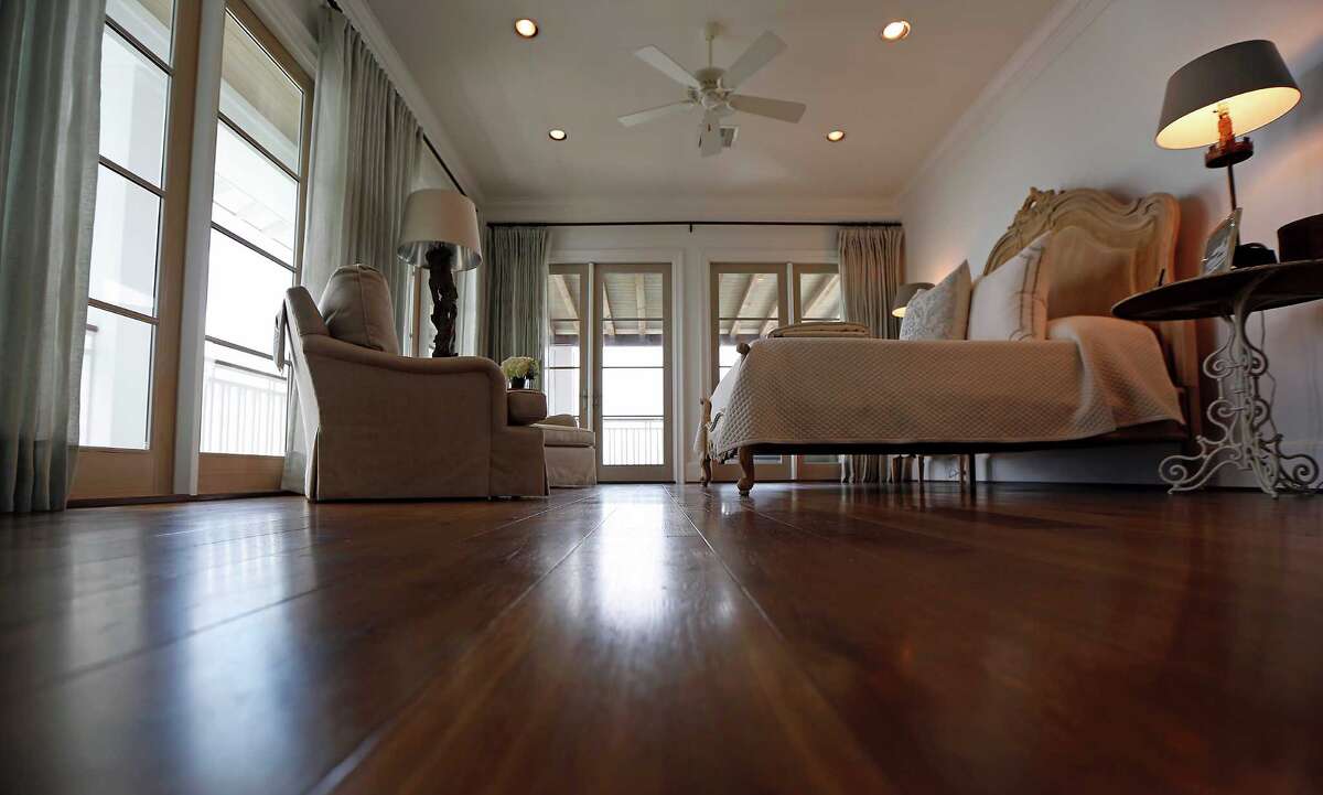 Stellar sunset inspired Houston couple to build a Tiki Island dream home