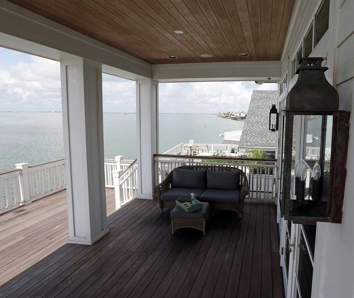 Stellar sunset inspired Houston couple to build a Tiki Island dream home