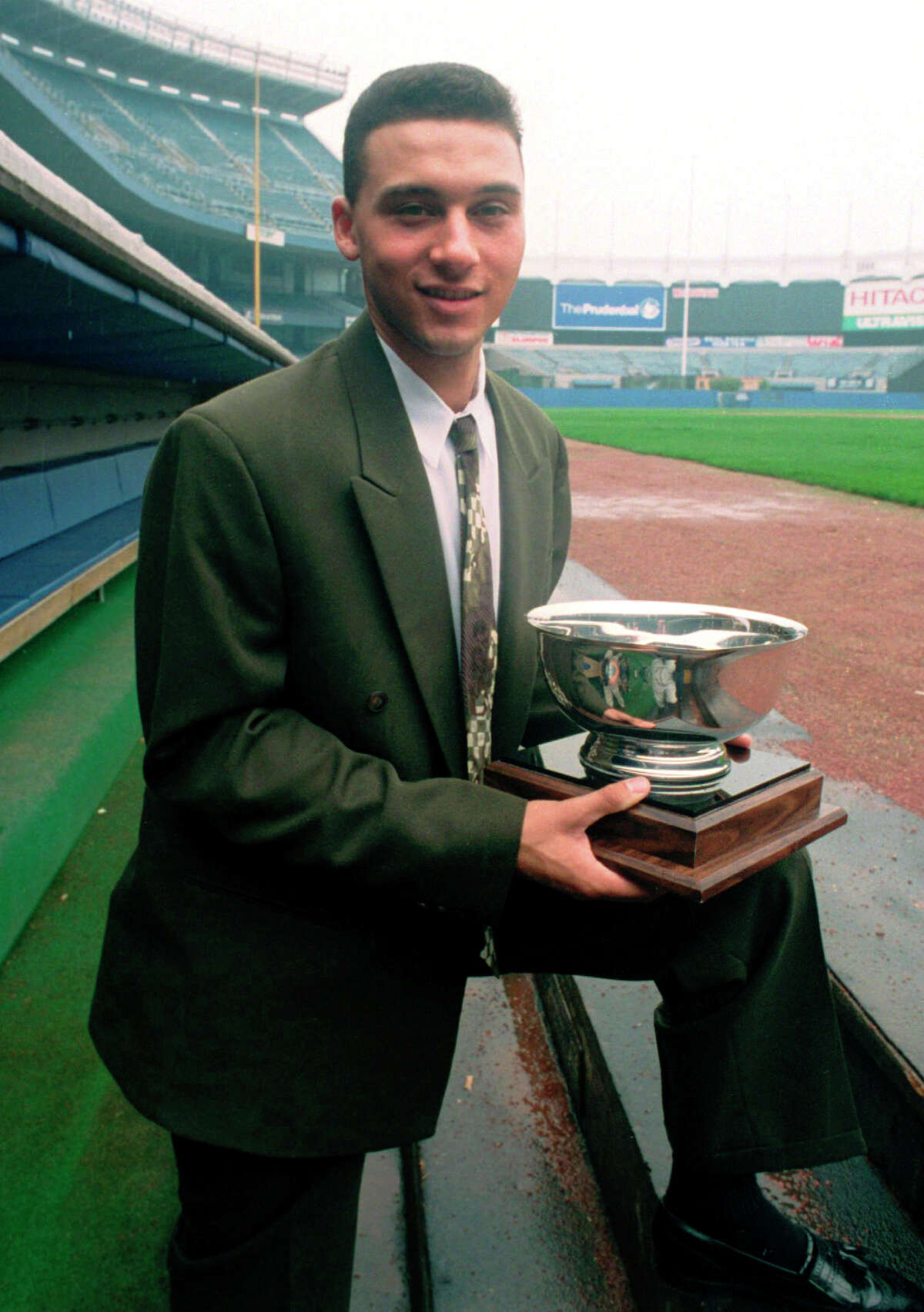 Derek Jeter = A Thoroughbred Defensive Shortstop, Improved His D Late in  Career After Lull — Cashman –