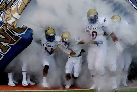 Elkins Finally Gets It Going In Easy Win Over Texas City Houston