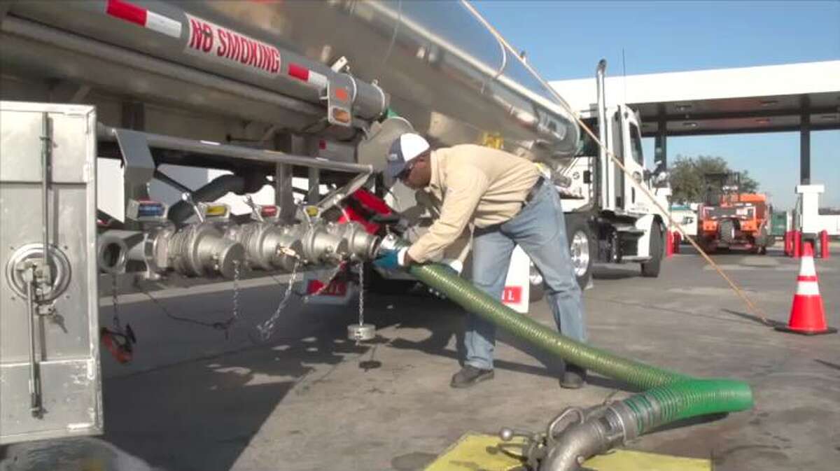 Houston fuel distributor buys Hawaiian chain