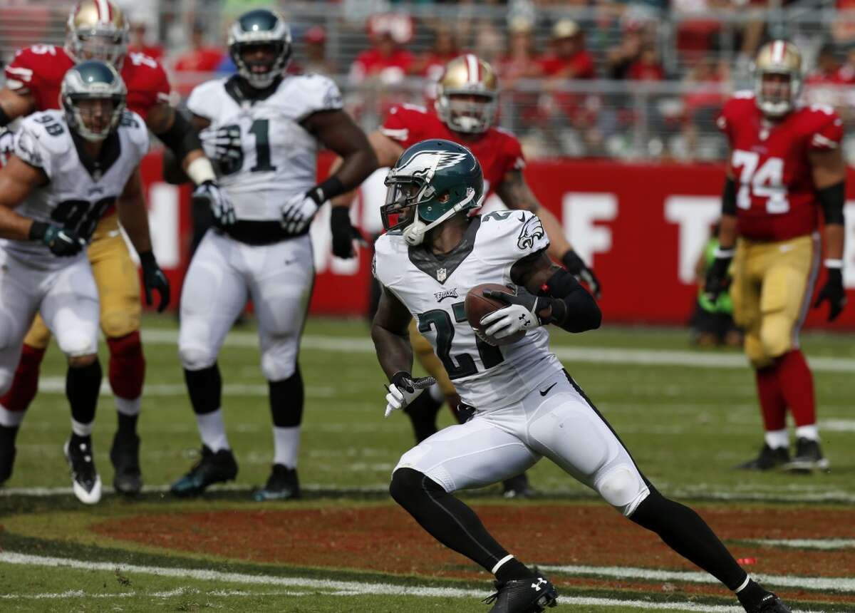 49ers’ defense stifles potent Eagles attack in comeback win