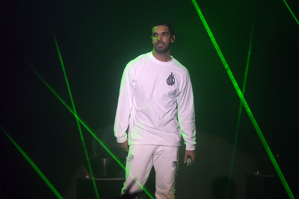 Drake's Houston Appreciation Weekend: The Rapper Heads Out to Play a  Ballgame – Billboard