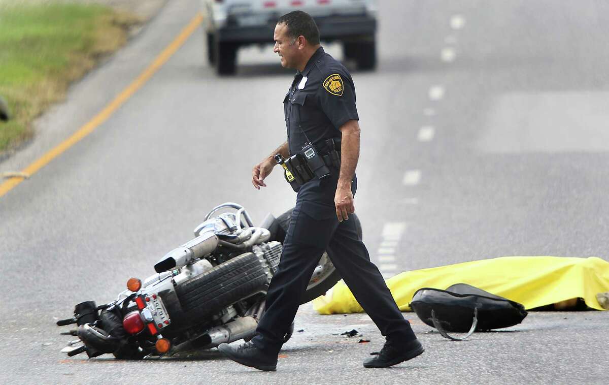 Fatal motorcycle crash on Northwest Side shuts down part of Northwest