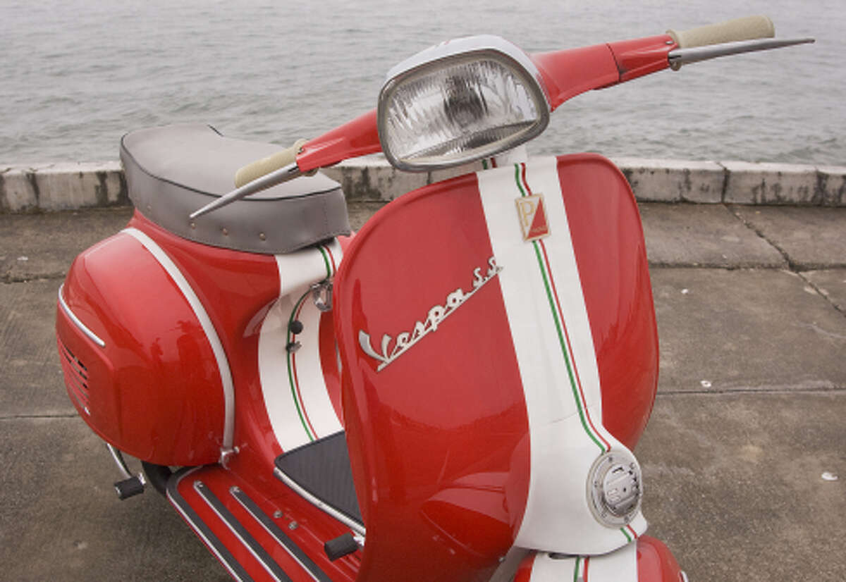 Falling in love restoring a vintage Vespa