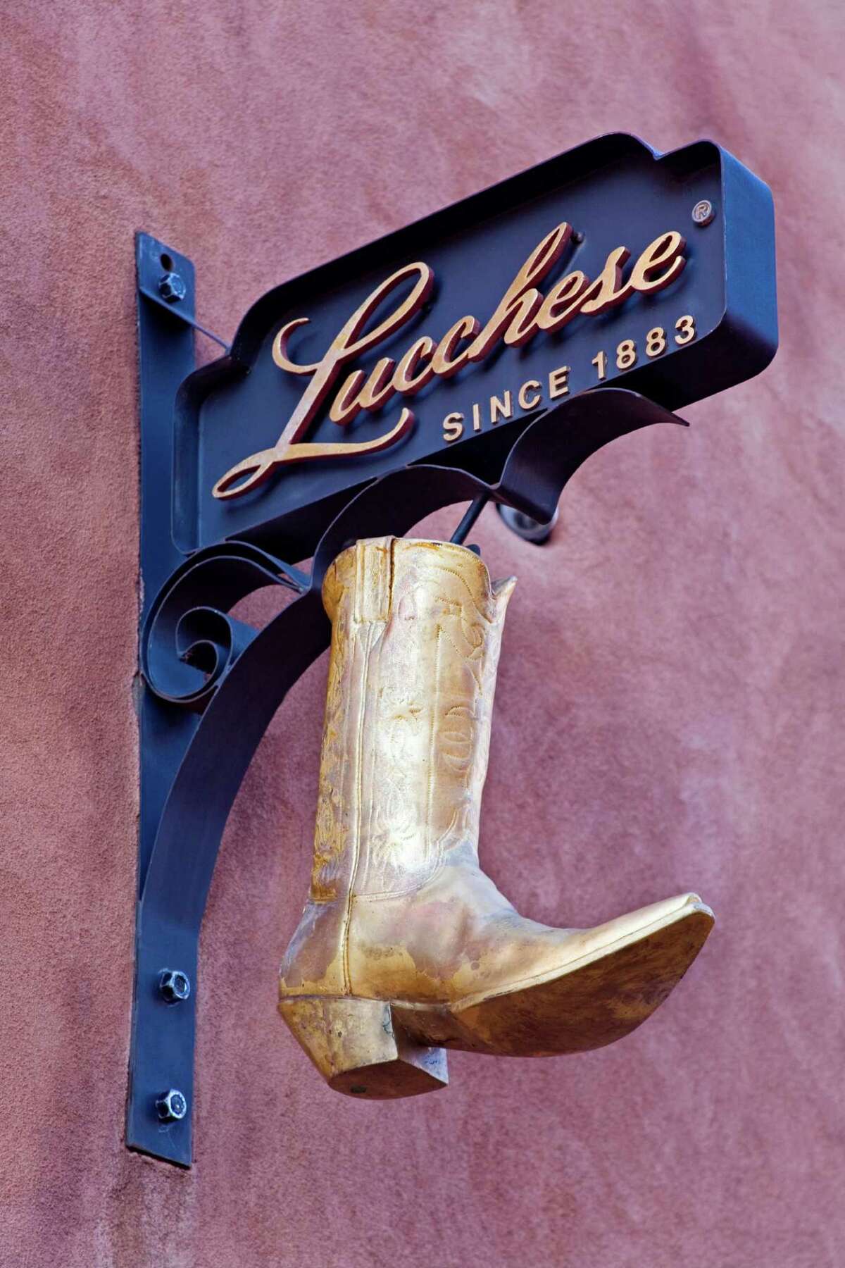 lucchese boots warehouse