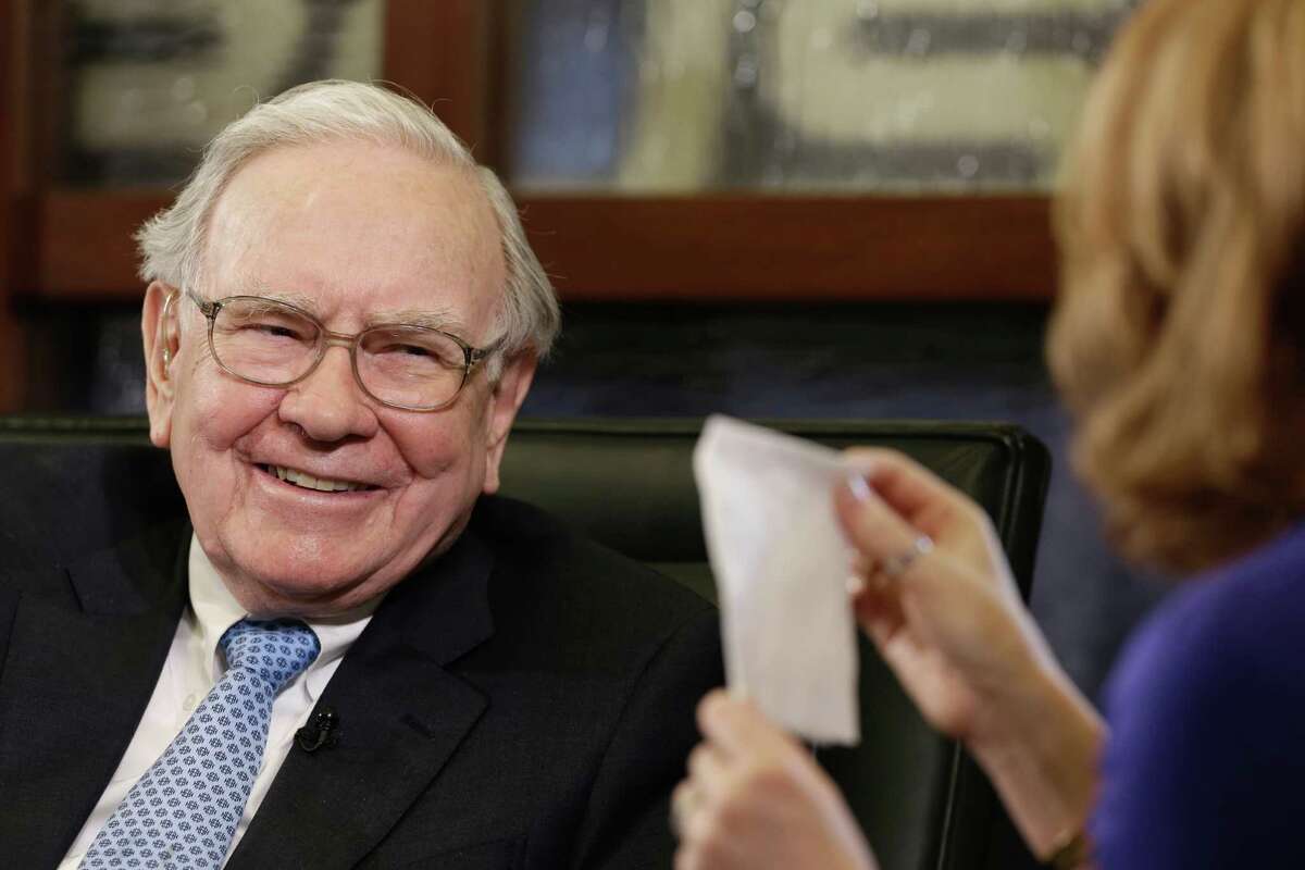 Buffett's Berkshire Hathaway buys auto dealer