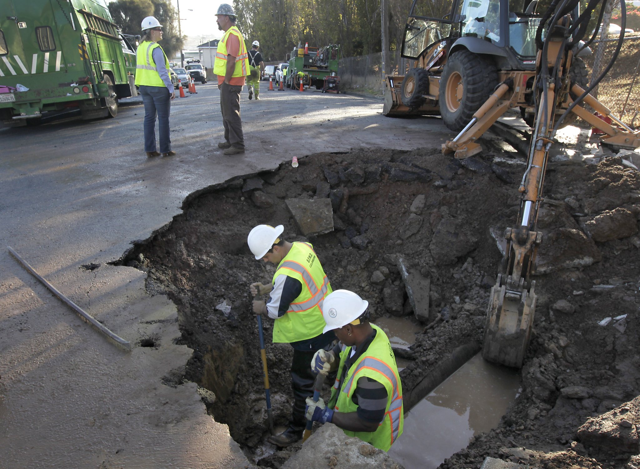 Water main break in S.F.’s Bayview floods homes