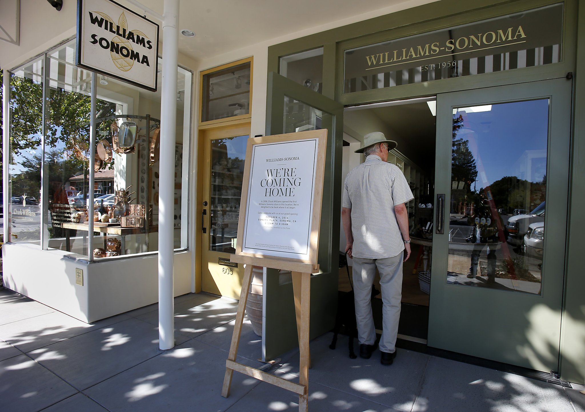 Shopping at Williams-Sonoma in the Historic Town of Sonoma
