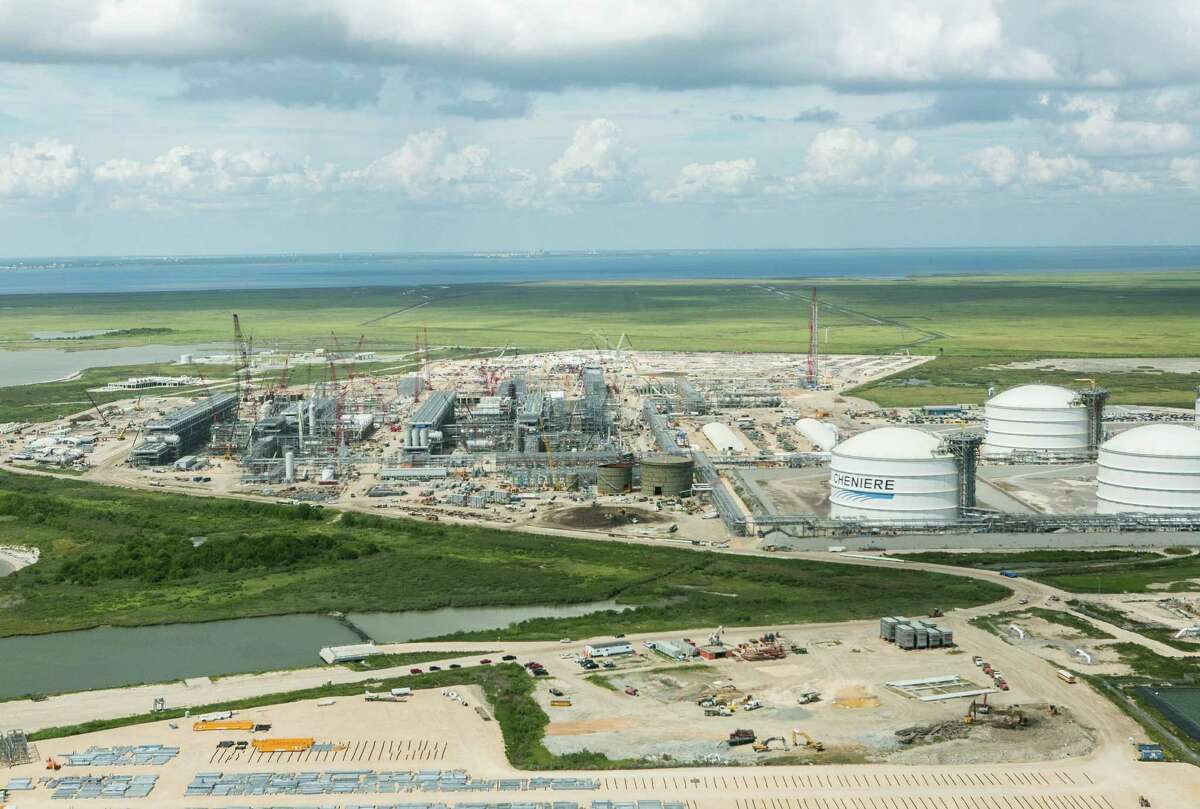 CEO pushes �bitesized� Pelican Island gas plant proposal