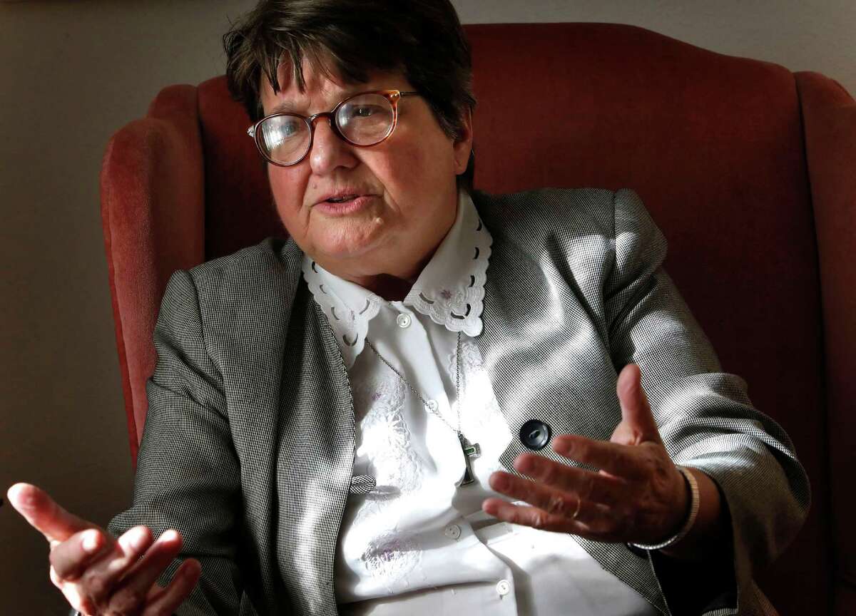 Sister Helen Prejean is among activists who are hoping to convince Gov. Rick Perry to release the terminally ill killer of three young men.﻿