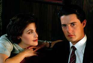 TWIN PEAKS - Gallery - Shoot Date: November 20, 1989. (Photo by ABC Photo Archives/ABC via Getty Images) SHERILYN FENN;KYLE MACLACHLAN