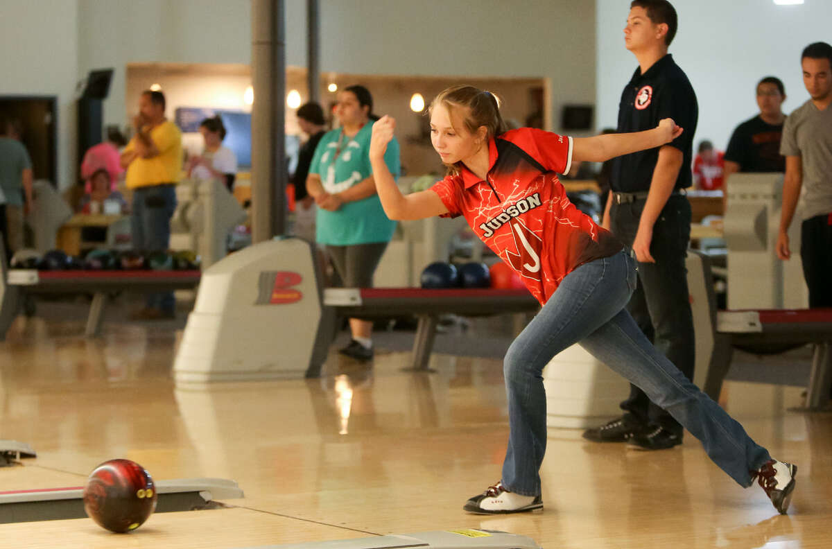 High school bowling teams open tryouts for new season