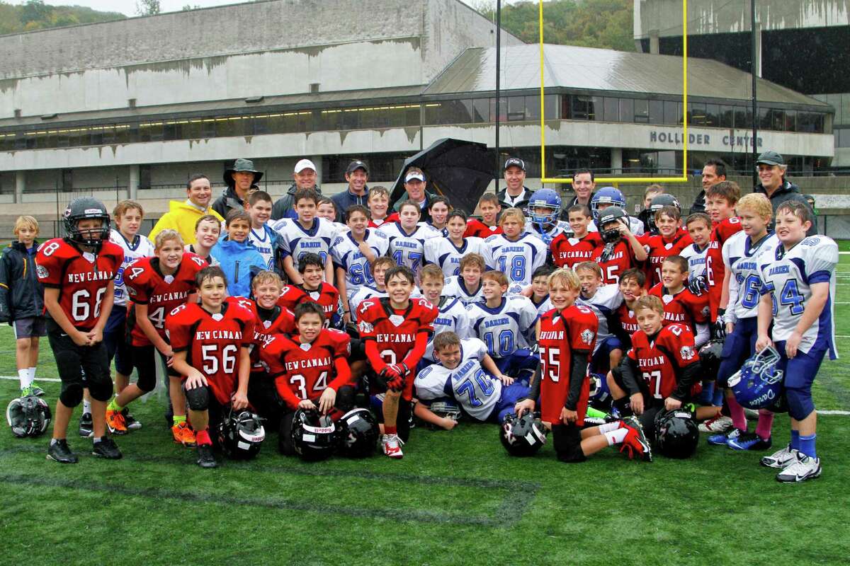 New Canaan football players enjoy five-day New York Giants youth camp at  St. Luke's High School