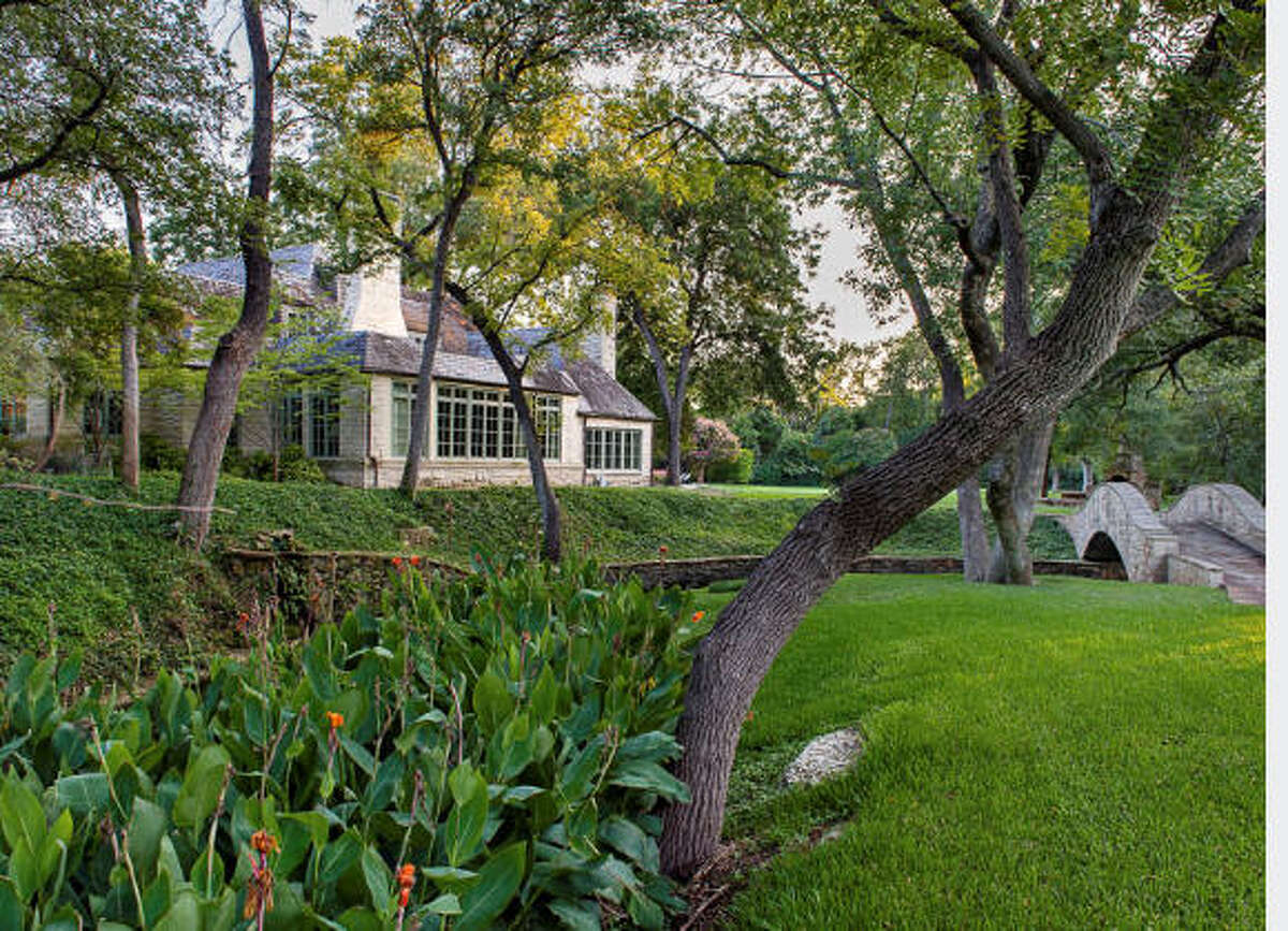 Golfer Lee Trevino's North Dallas home on the market for 13 million